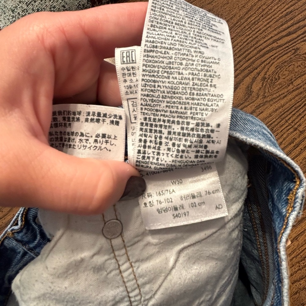 Levi’s women’s denim short W30 - Picture 13 of 15